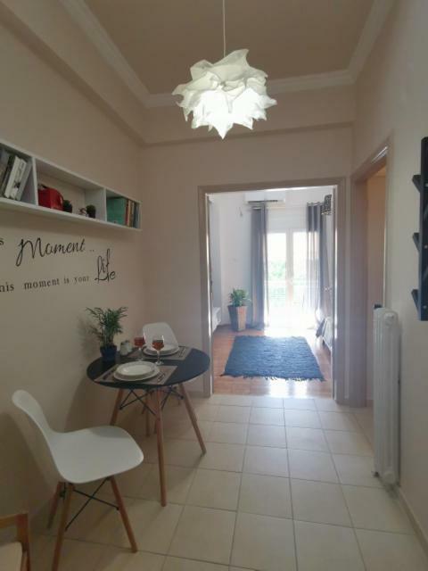 Athenshub - Across Metro Station Apartment Екстериор снимка